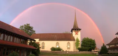 Kirche Jegenstorf mit Regenbogen 06-2019 (1) (Foto: Damaris Suter)